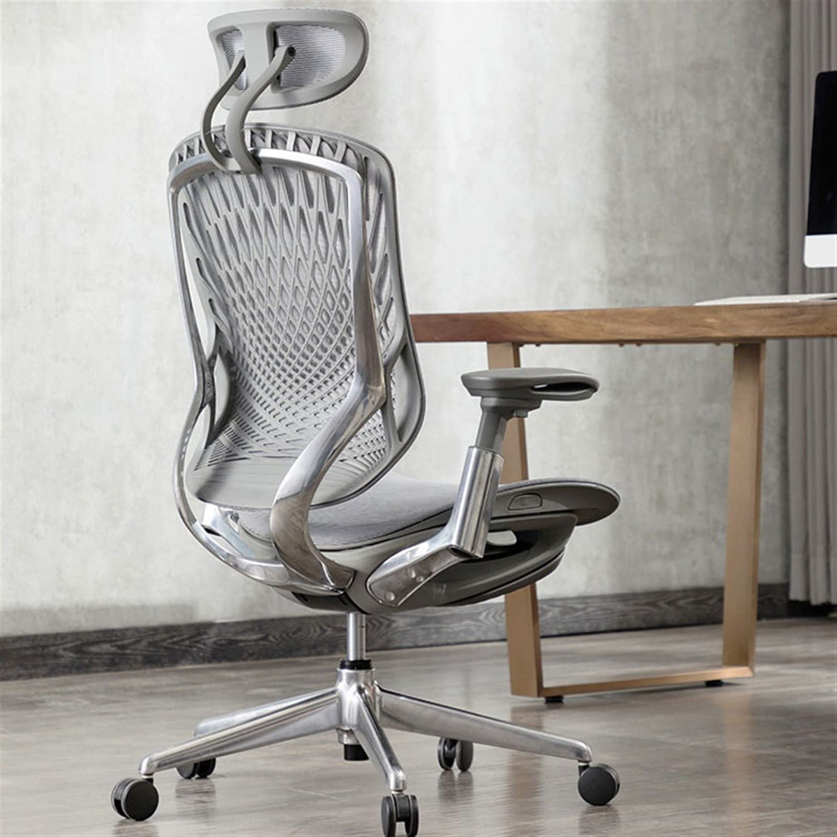 Mesh Ergonomic Office Chair with Footrest